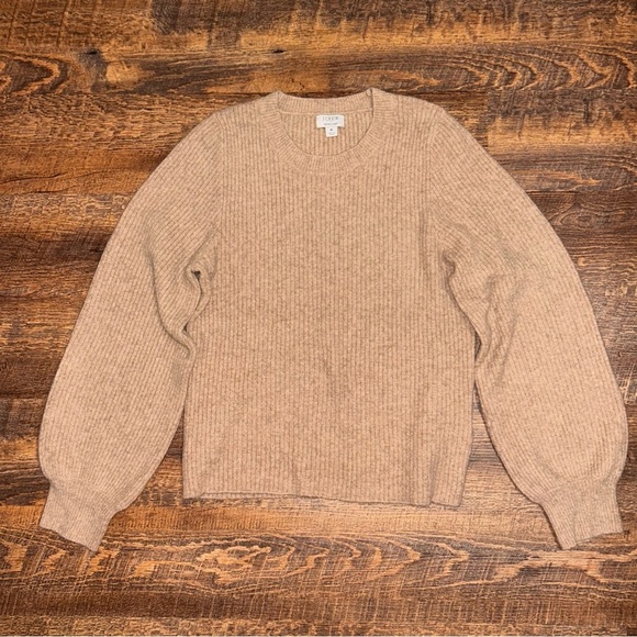 J CREW Cream/Tan Ribbed Puff-Sleeve SWEATER Size Med Extra-Soft Yarn Style BJ854 - Picture 2 of 4